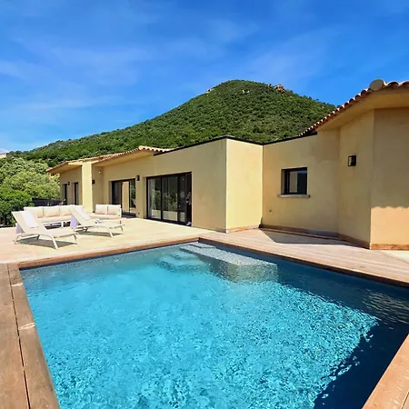 Maison Avec Piscine - Vue - 6 Personnes * Monacia-d'Aullene