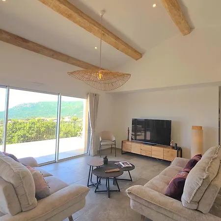 Maison Avec Piscine - Vue - 6 Personnes *