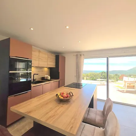 Maison Avec Piscine - Vue - 6 Personnes Villa Monacia-d'Aullene