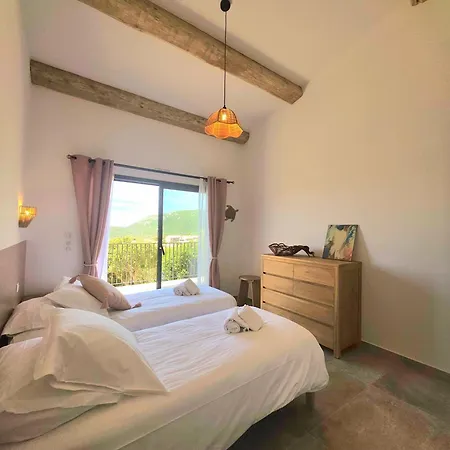 Villa Maison Avec Piscine - Vue - 6 Personnes *