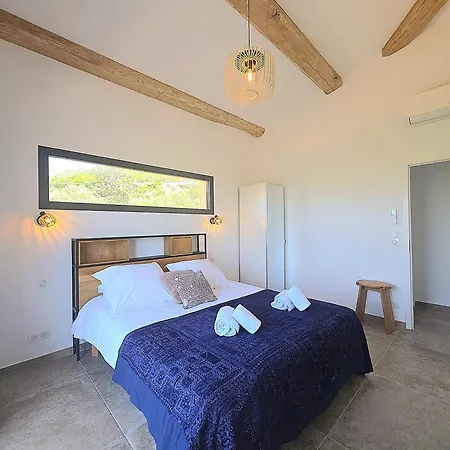 Maison Avec Piscine - Vue - 6 Personnes Villa *