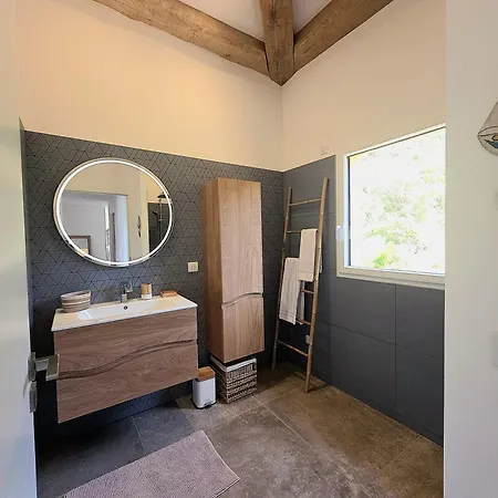 Villa Maison Avec Piscine - Vue - 6 Personnes *